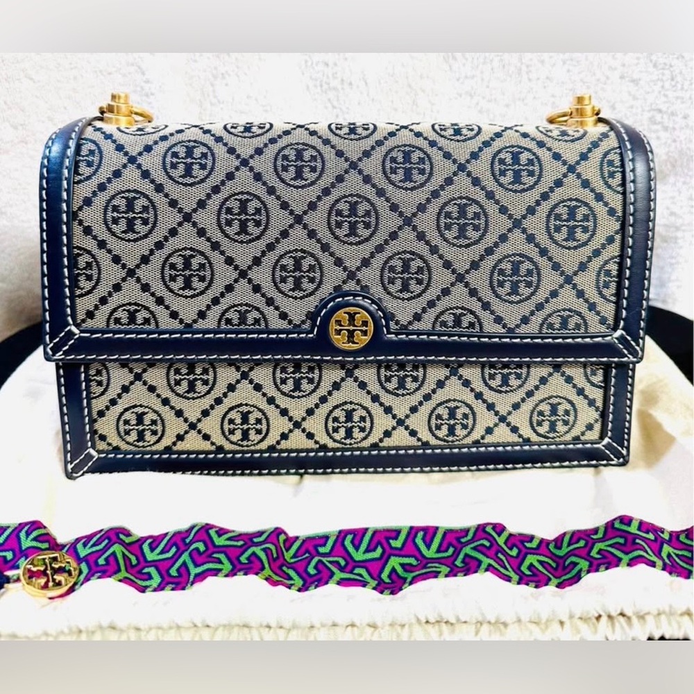 Tory Burch LARGE T Monogram Jacquard Shoulder Bag - Picture 2 of 9